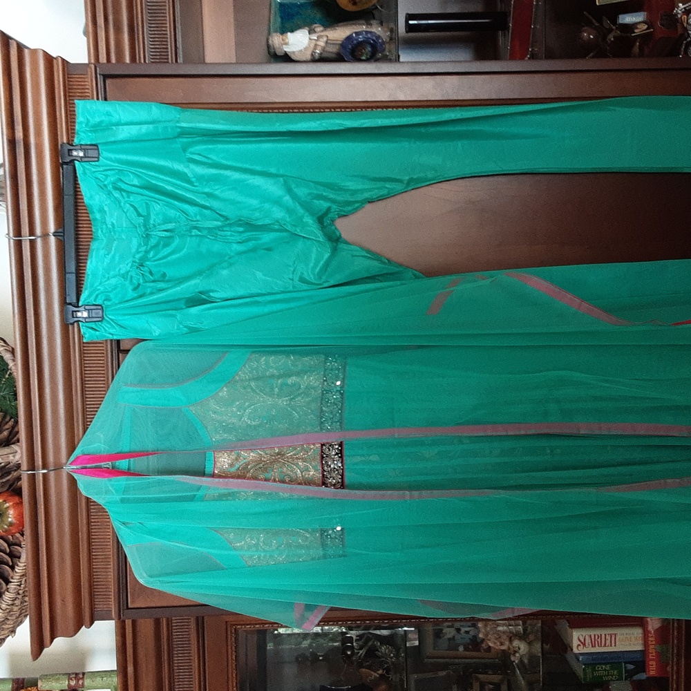 Custom Sari - Picture 5 of 5